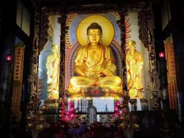 道坚法师:大雄宝殿中供奉的佛菩萨有哪些？